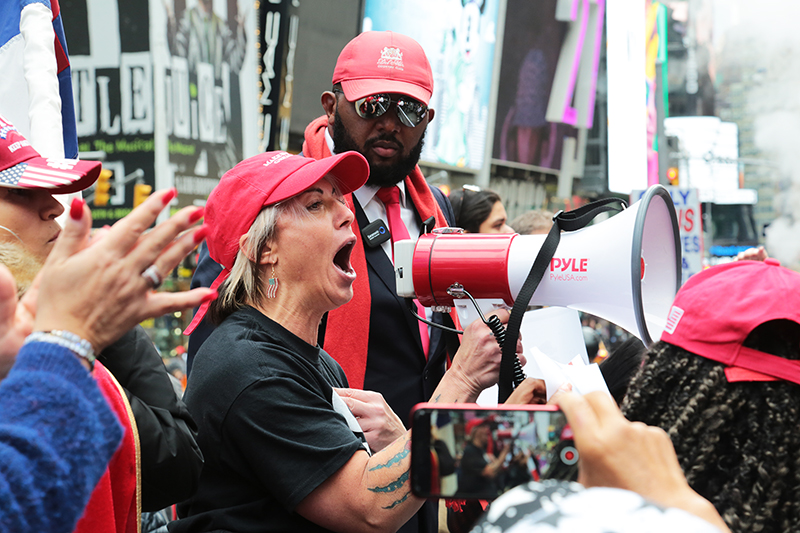 Anti-Trump : Rally : Pro-Trump : New York City : Times Square : Richard Moore : Photographer : Photojournalist